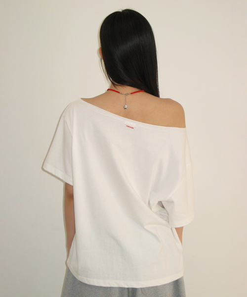 3 STAR APPLIQUE OFF SHOULDER T SHIRT WHITE