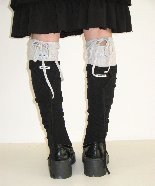 LOGO STRING KNEE SOCKS BLACK