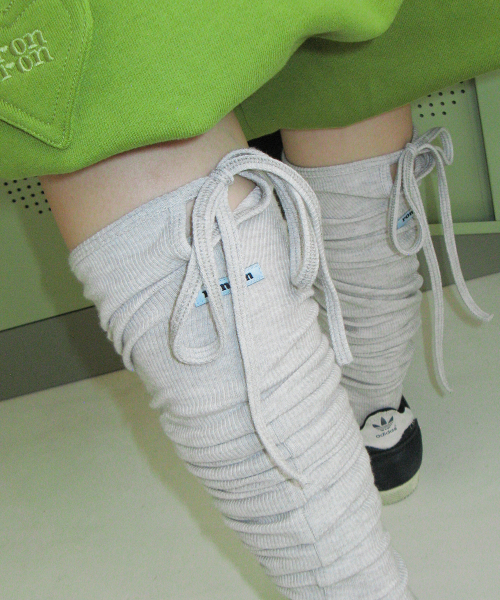 LOGO STRING KNEE SOCKS GREY