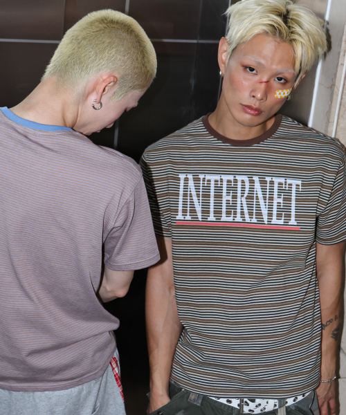 GT169 인터넷 서퍼 스트라이프 티셔츠 (BROWN)