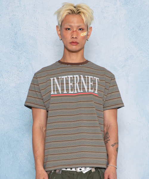 GT169 인터넷 서퍼 스트라이프 티셔츠 (BROWN)