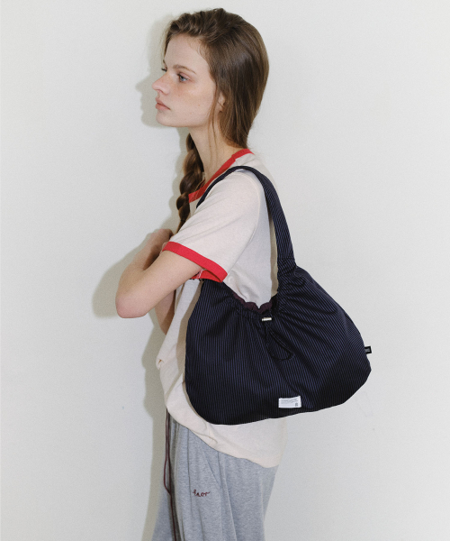 [CORE] REVERSIBLE MINI HOBO BAG - NAVY