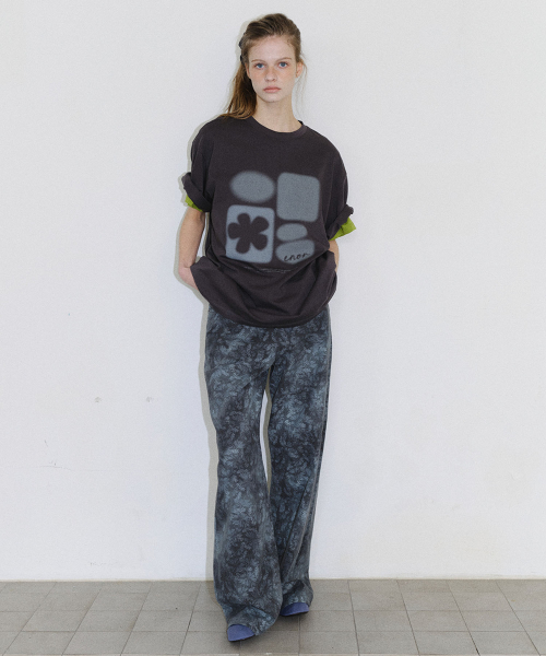 [CORE] FLOWER PRINT STRAIGHT DENIM PANTS - DARK GREY