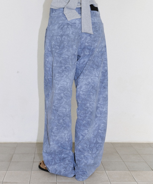 [CORE] FLOWER PRINT STRAIGHT DENIM PANTS - BLUE