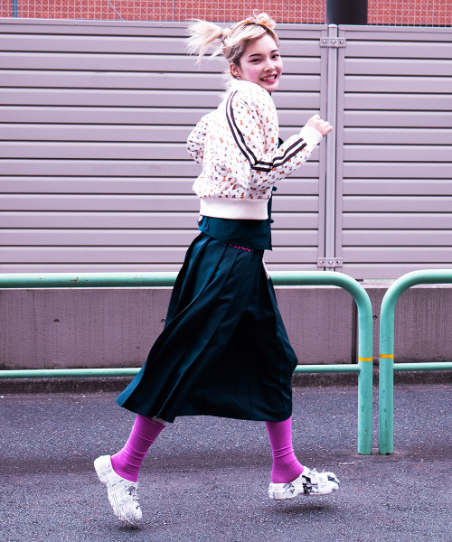 [× MOMENTEL] HAYDEN CLOG - WHITE