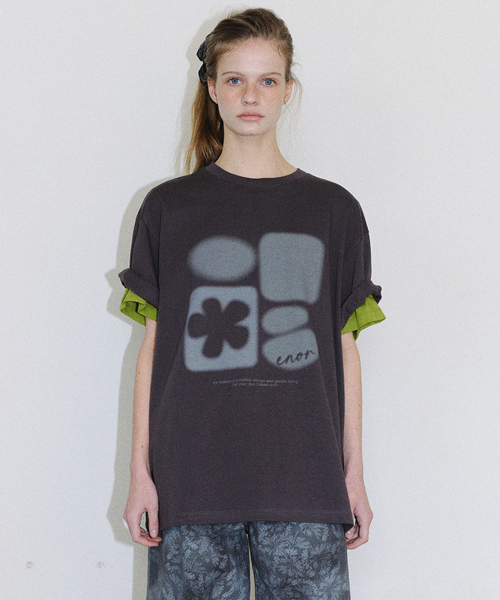 [CORE] SMUDGE GRAPHIC T-SHIRT - DARK GREY