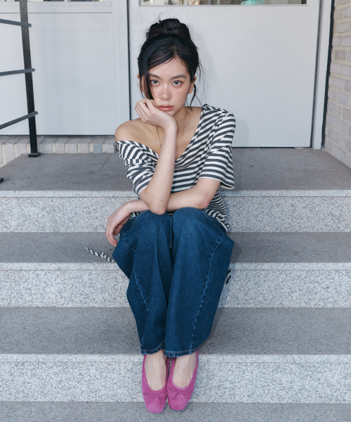 C SIDE SHIRRING OFF-SHOULDER T-SHIRT_BLACK
