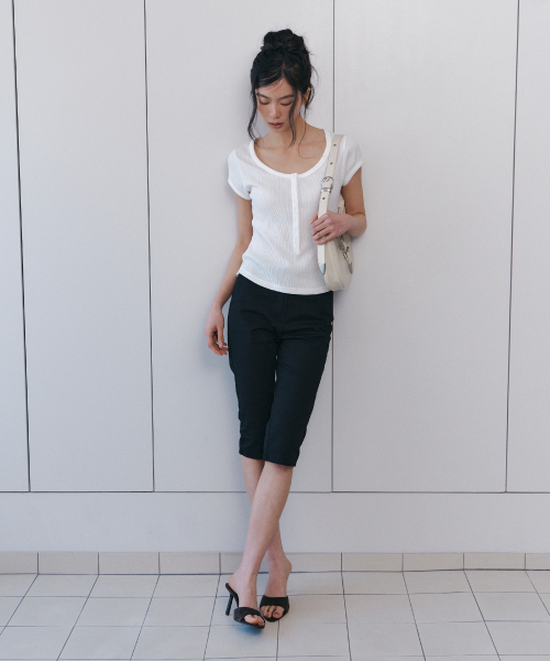 C SCOOP NECK BUTTON FRONT T-SHIRT_WHITE