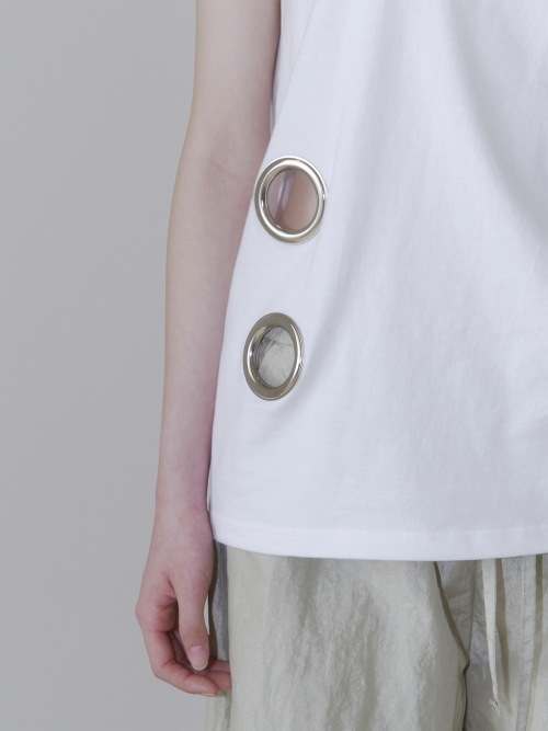 EYELET LOOSE SLEEVELESS (WHITE)