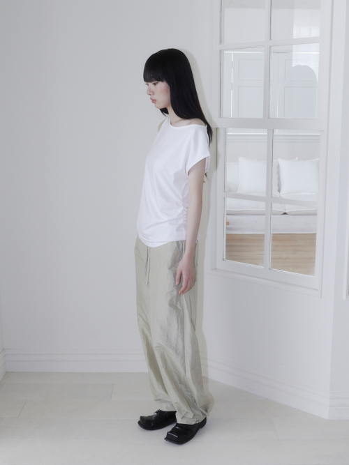 EYELET LOOSE SLEEVELESS (WHITE)