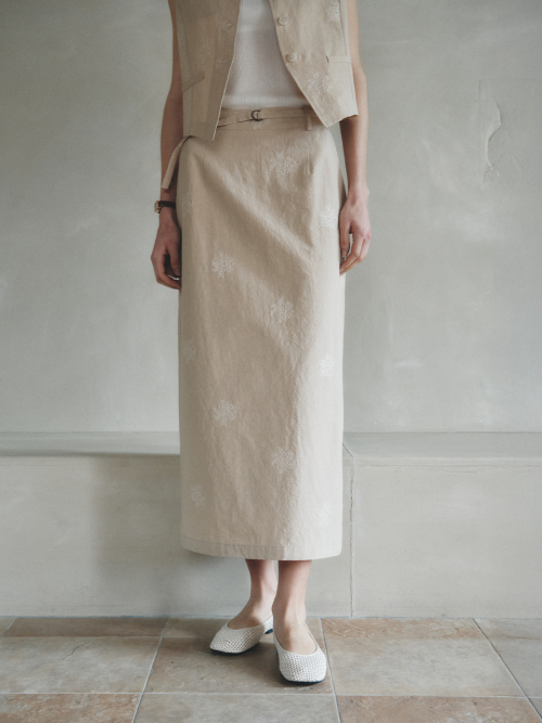 ROVE linen embroidery H-line skirt_BEIGE