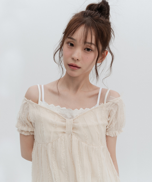 플루이드 프릴 블라우스