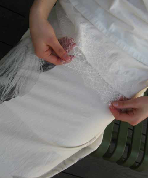 SATIN LACE LAYERED T SHIRT WHITE
