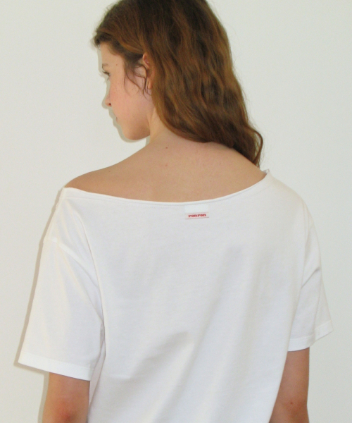 PONY BUTTON OFF SHOULDER T SHIRT WHITE