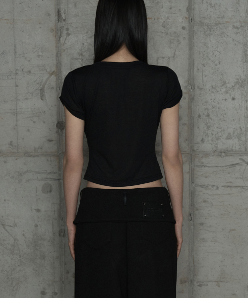 Drape Pintuck Zipper Roll-Up Short Top (Black)