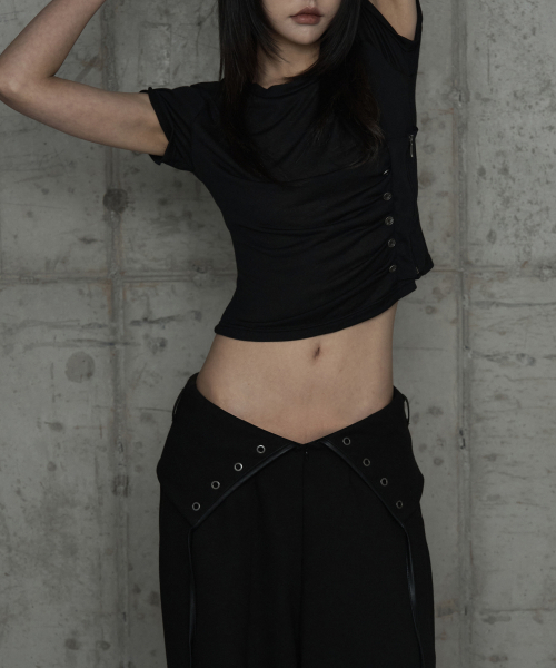Drape Pintuck Zipper Roll-Up Short Top (Black)