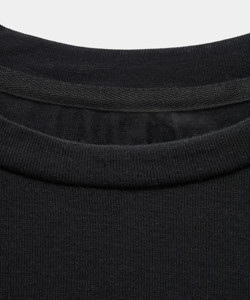 Drape Pintuck Zipper Roll-Up Short Top (Black)
