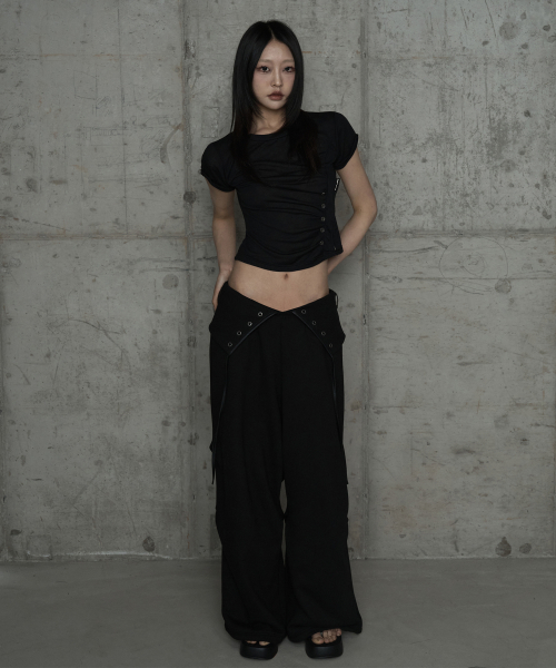 Drape Pintuck Zipper Roll-Up Short Top (Black)