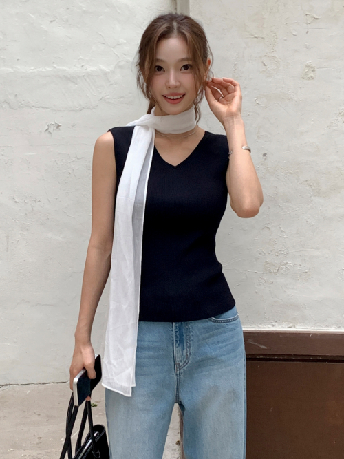 Dual-Neck Reversible Knit Top Black AT6SWB007BK