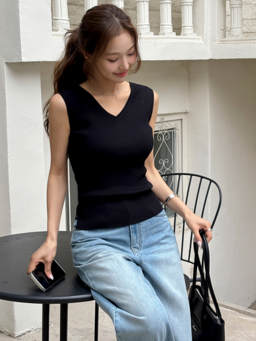 Dual-Neck Reversible Knit Top Black AT6SWB007BK