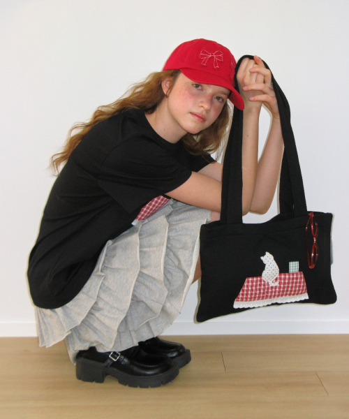 ROOFTOP CAT APPLIQUE SWEAT SHOULDER BAG BLACK