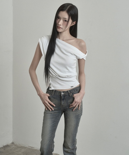 Waist-Shaped Button Top (white)
