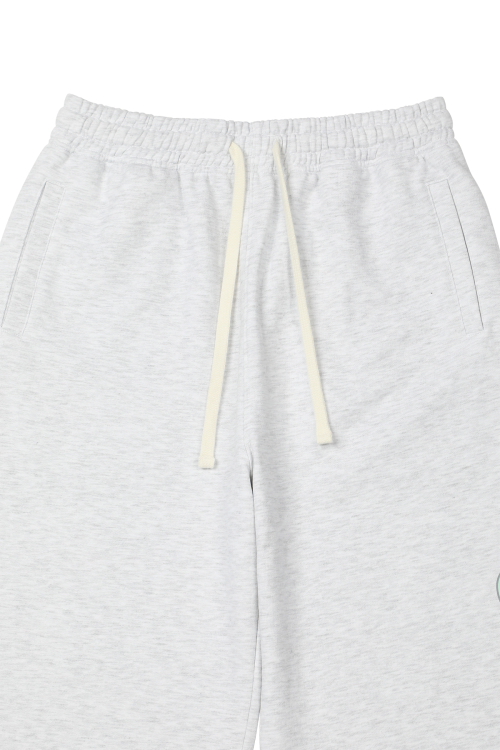 DN SCRIPT SWEAT BERMUDA PANTS IN LIGHT GREY