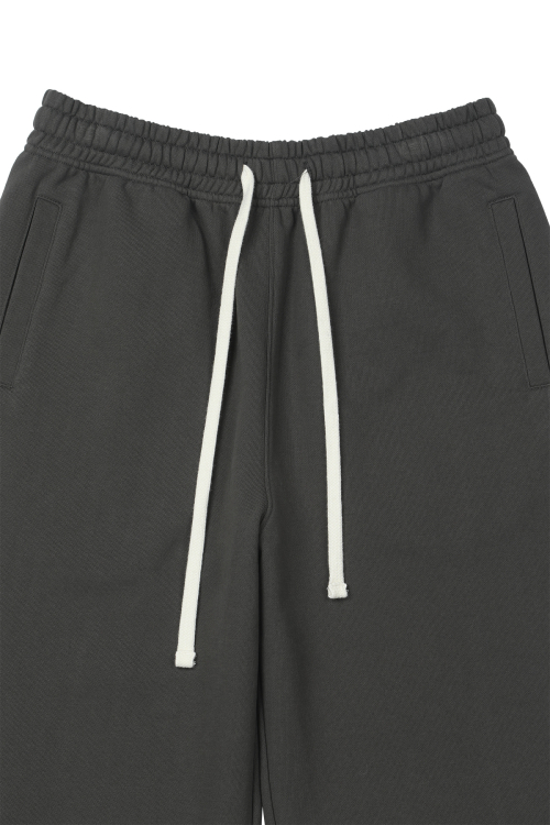 DN SCRIPT SWEAT BERMUDA PANTS IN CHARCOAL