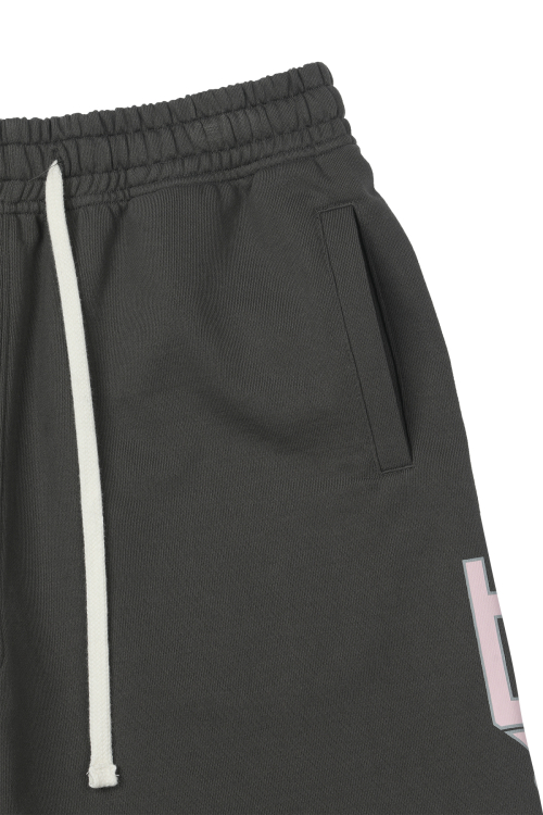 DN SCRIPT SWEAT BERMUDA PANTS IN CHARCOAL
