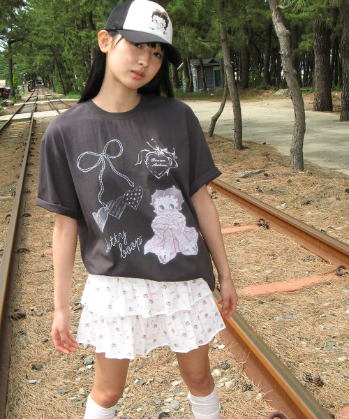BETTY BOOP DREAMY RIBBON OVER FIT T SHIRT CHARCOAL