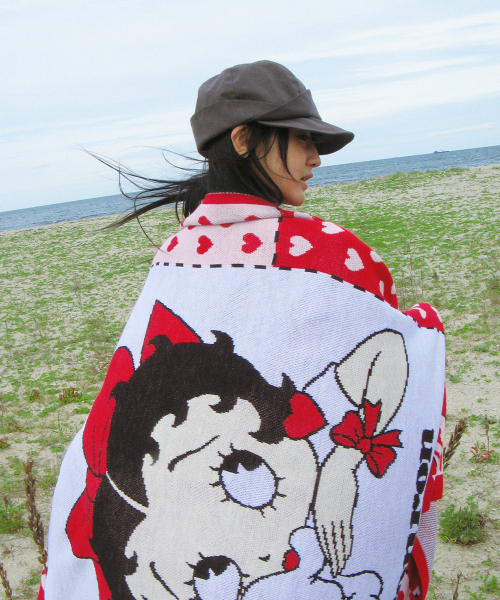 BETTY BOOP HEART RIBBON BLANKET RED