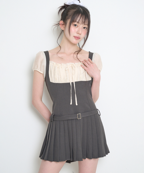 PREPPY RIBBON PLEATED SHORT SLEEVE DRESS CHARCOAL