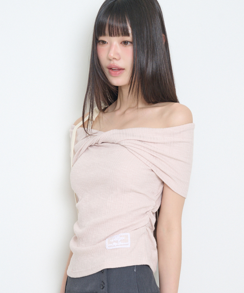 FLOW OFF SHOULDER TOP PINK