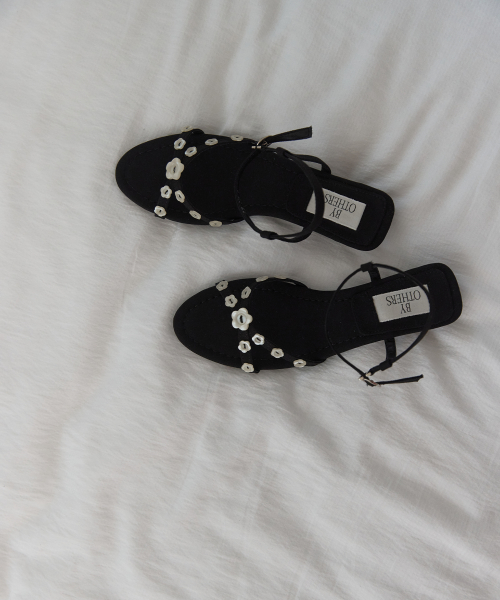 Daisy Muse Sandals