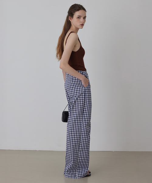 Clean-Cut Cotton Tuck Low-Waist Pants_Beige_2colors