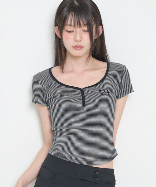 129 BUTTON HENLEY NECK T-SHIRT BLACK STRIPE
