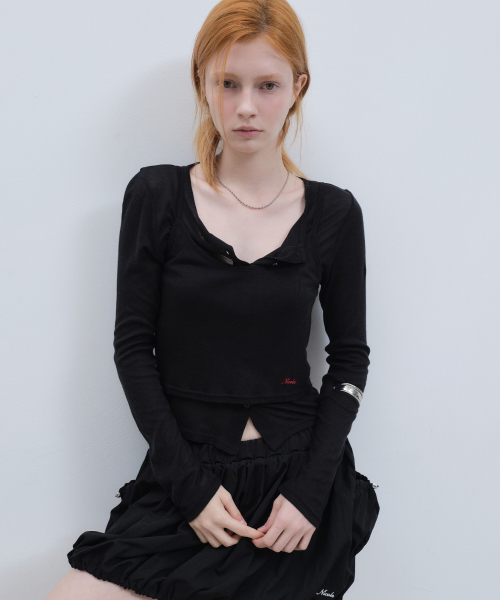 HENLEY NECK LAYERED SLEEVE TOP_BLACK