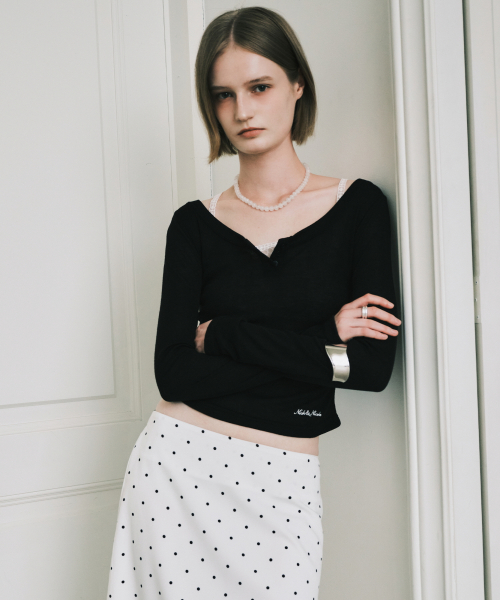 SOFT BUTTON SLIM TOP_BLACK