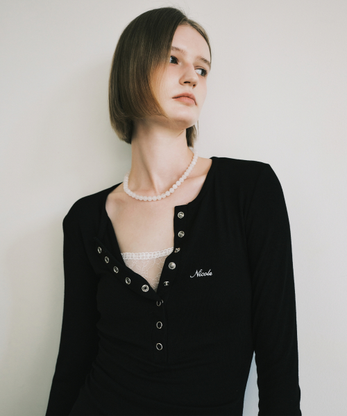 BUTTON HENLEY NECK TOP_BLACK