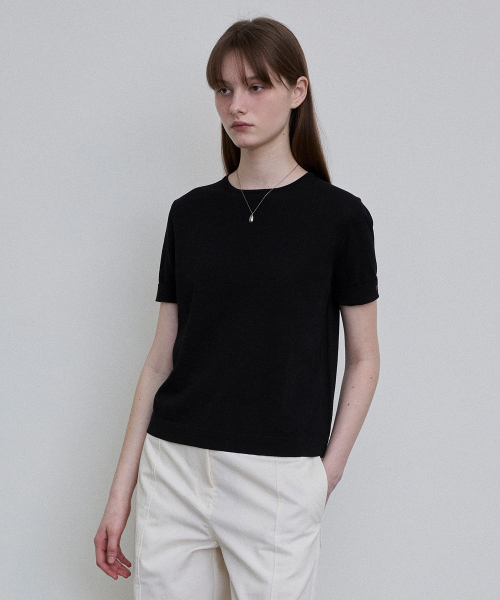 Embroidered Sleeve Knit Tee [BLACK]
