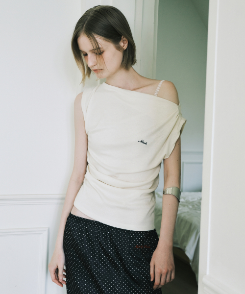 DRAPED SHIRRING SLEEVELESS TOP_CREAM