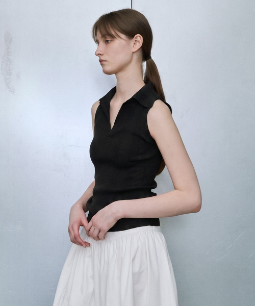 Collared Ribbed Sleeveless Top [BLACK]