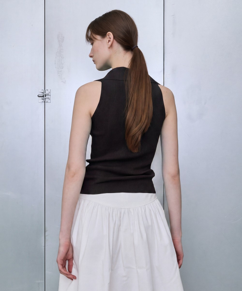 Collared Ribbed Sleeveless Top [BLACK]