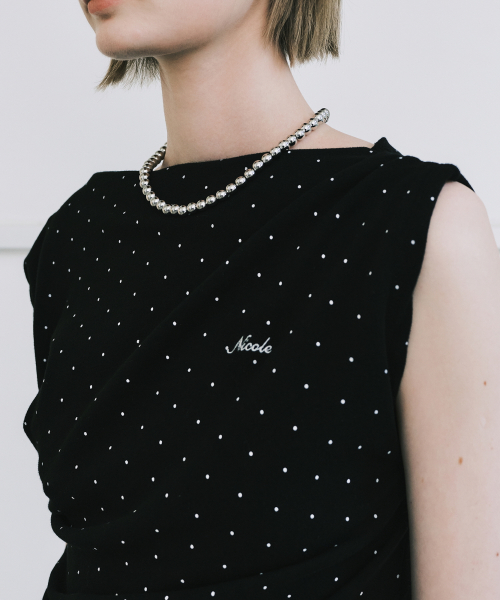 DOT SHIRRING DRAPE SLEEVELESS TOP_BLACK