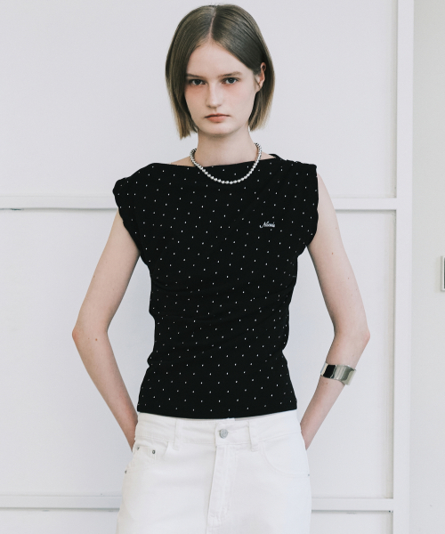 DOT SHIRRING DRAPE SLEEVELESS TOP_BLACK