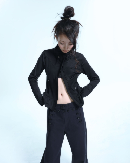 Ruffle Two Way zip-up (Black)