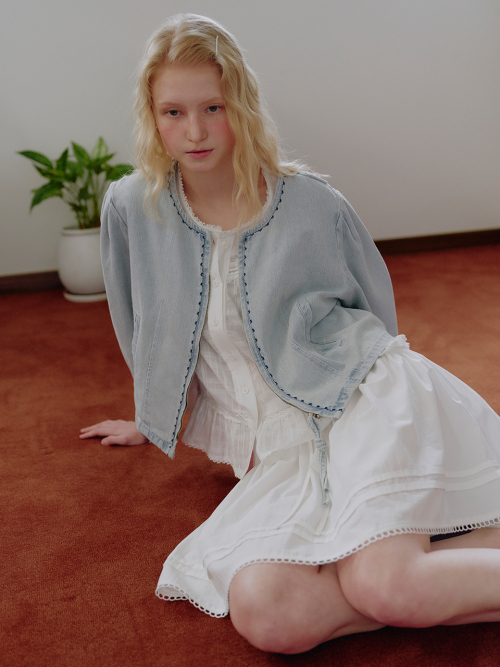 Volume Sleeve Embroidered Denim Jacket MU2634JK307M