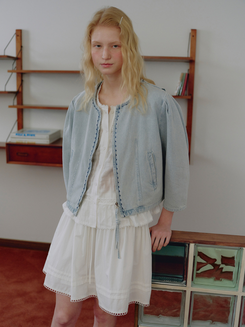 Volume Sleeve Embroidered Denim Jacket MU2634JK307M