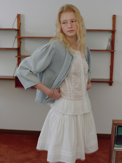 Volume Sleeve Embroidered Denim Jacket MU2634JK307M
