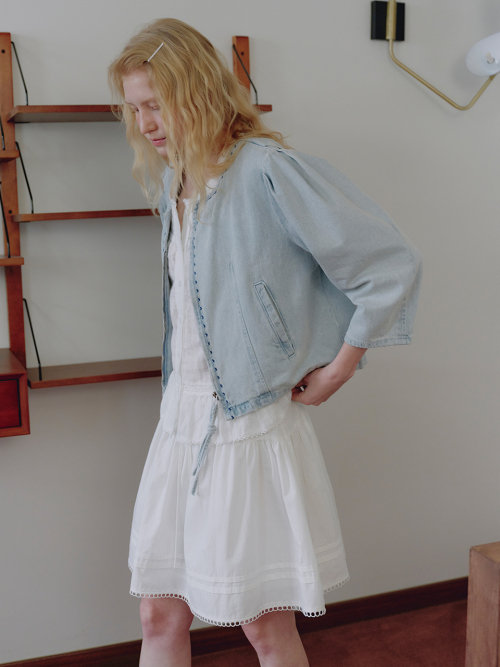 Volume Sleeve Embroidered Denim Jacket MU2634JK307M